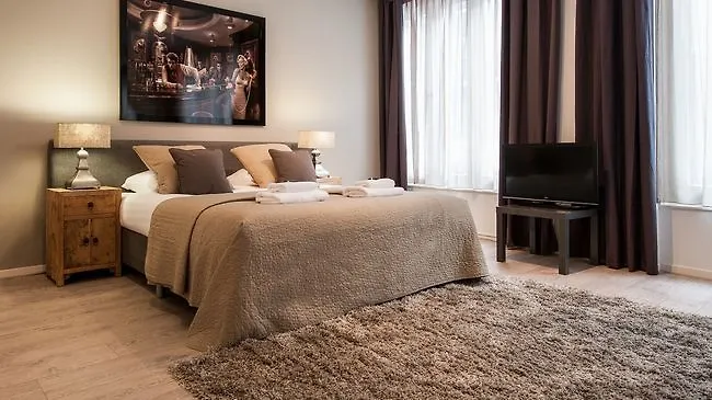 Short Group De Pijp District * 암스테르담