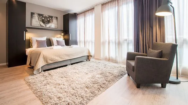 Short Group De Pijp District 암스테르담