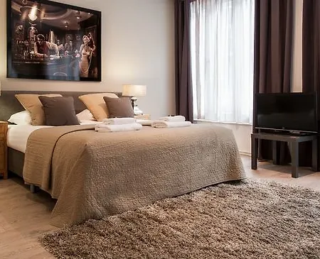 Short Group De Pijp District * Amesterdão